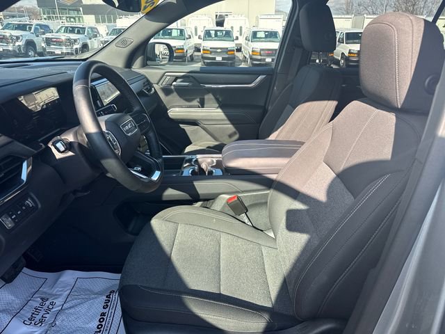 Used 2025 GMC Acadia Elevation AWD/4WD image 9