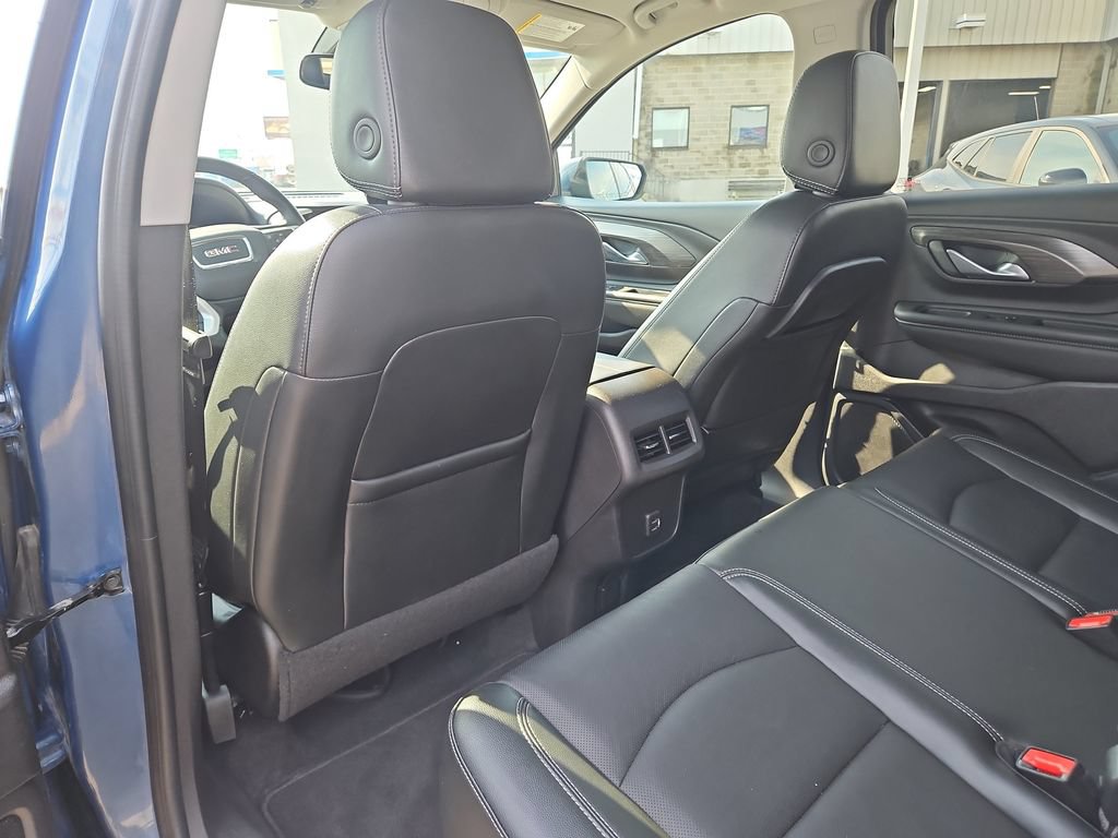 Used 2024 GMC Terrain SLT AWD/4WD image 18