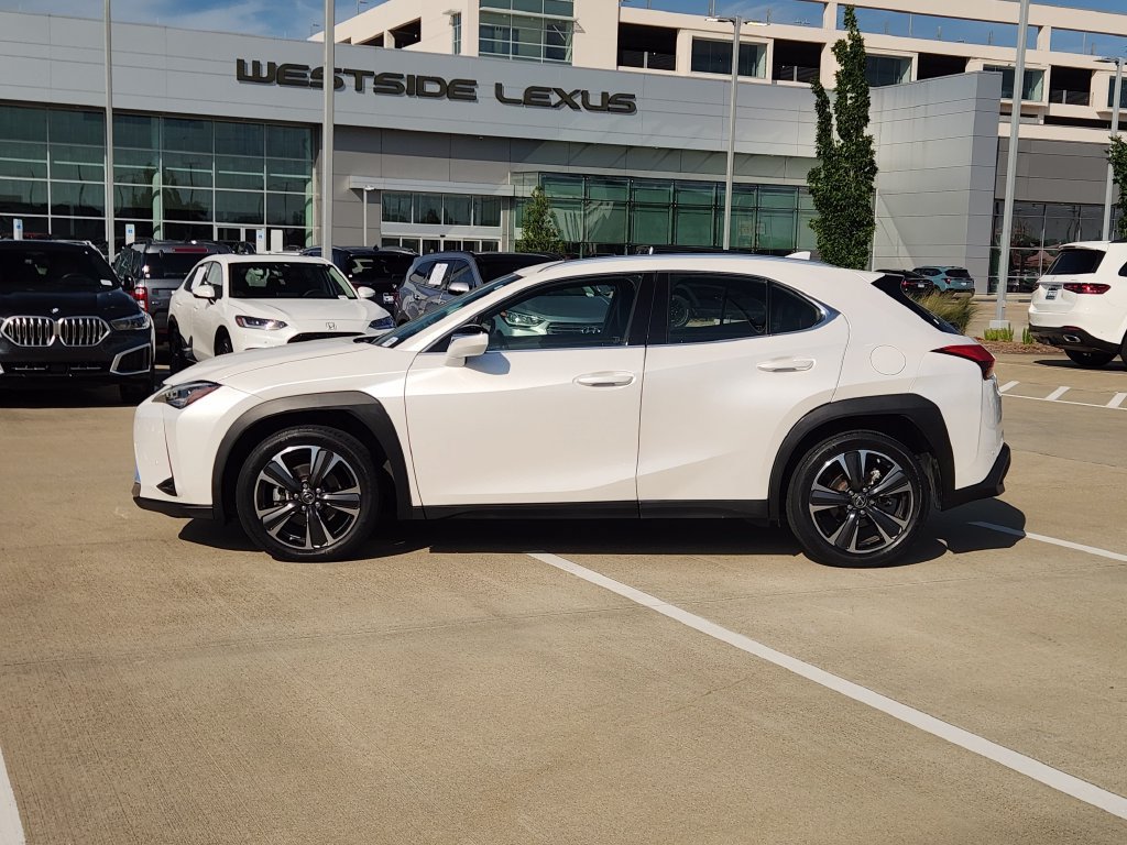 Used 2021 Lexus UX 200 w/ Premium Package FWD image 4