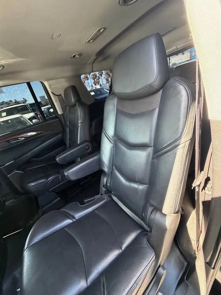 Used 2015 Cadillac Escalade ESV Luxury RWD image 8