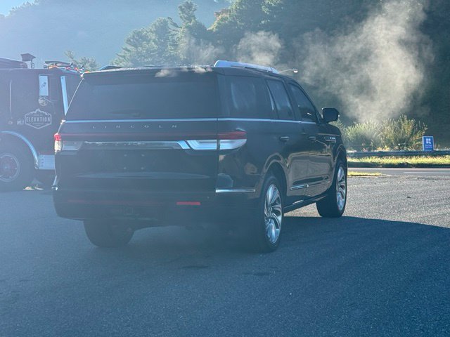Used 2024 Lincoln Navigator Reserve AWD/4WD image 8