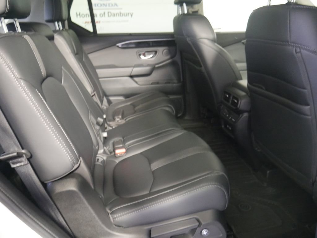 Certified 2023 Honda Pilot Touring image 8