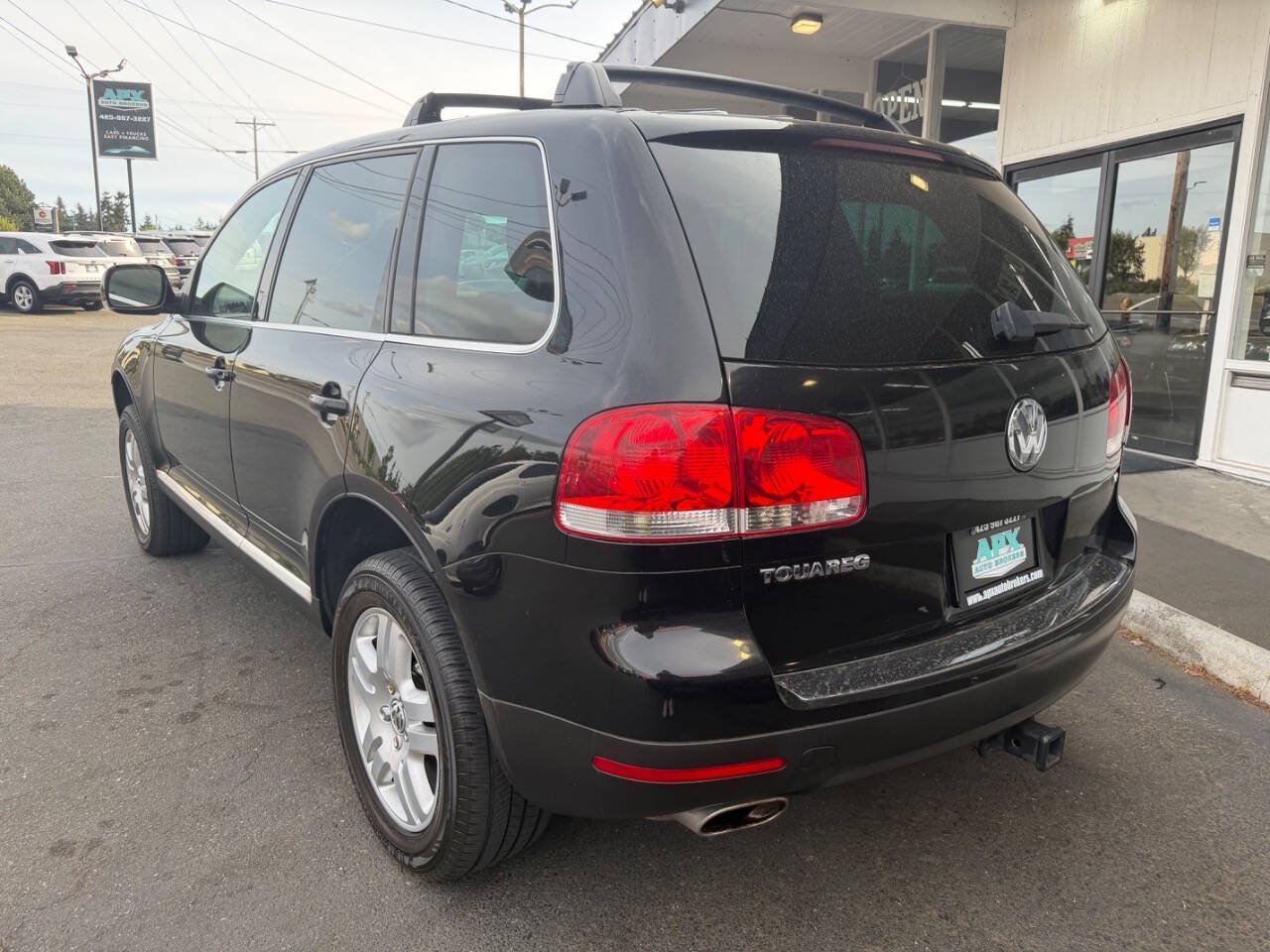 Used 2004 Volkswagen Touareg V8 AWD/4WD image 4