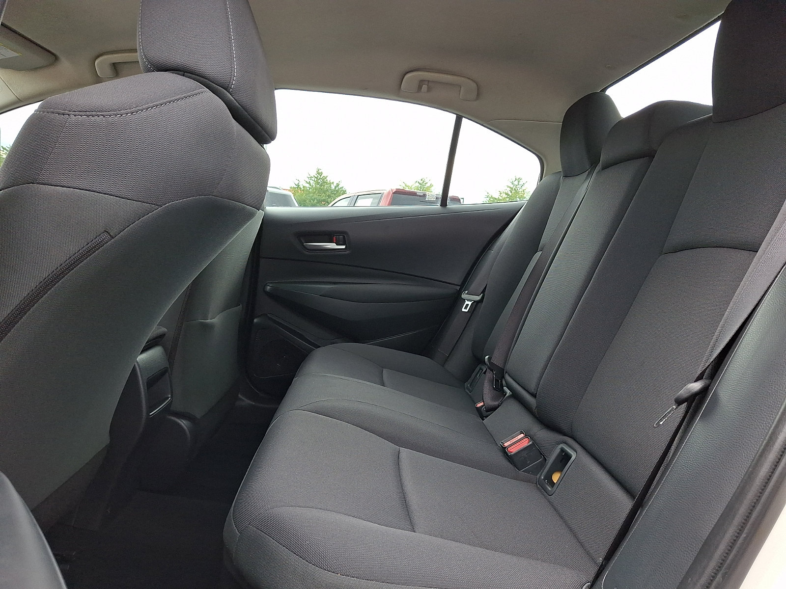 Used 2021 Toyota Corolla LE FWD image 10