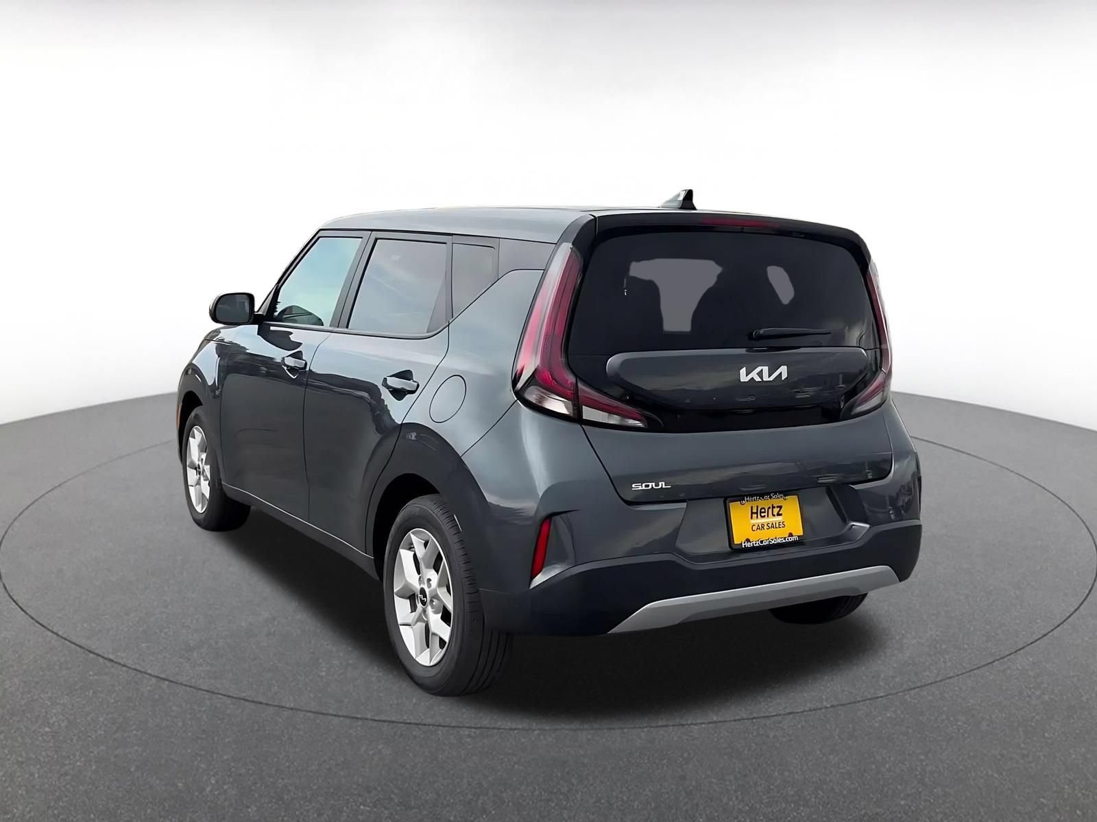 Used 2025 Kia Soul LX w/ LX Technology Package FWD image 10