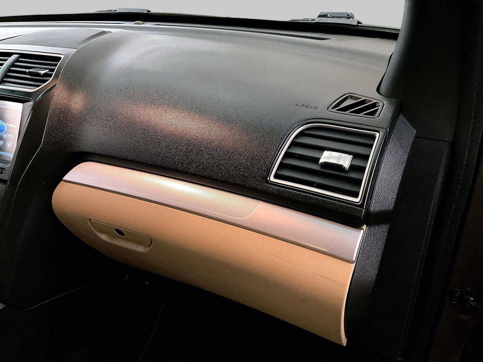 Used 2016 Ford Explorer XLT w/ Equipment Group 201A image 15