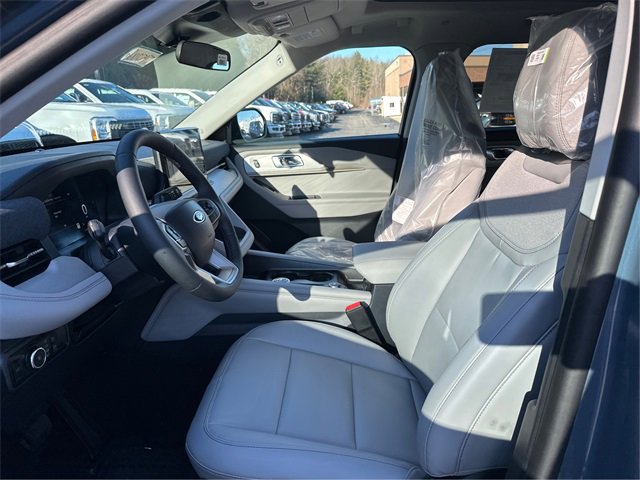 New 2026 Ford Explorer Active w/ Active Comfort Package image 9