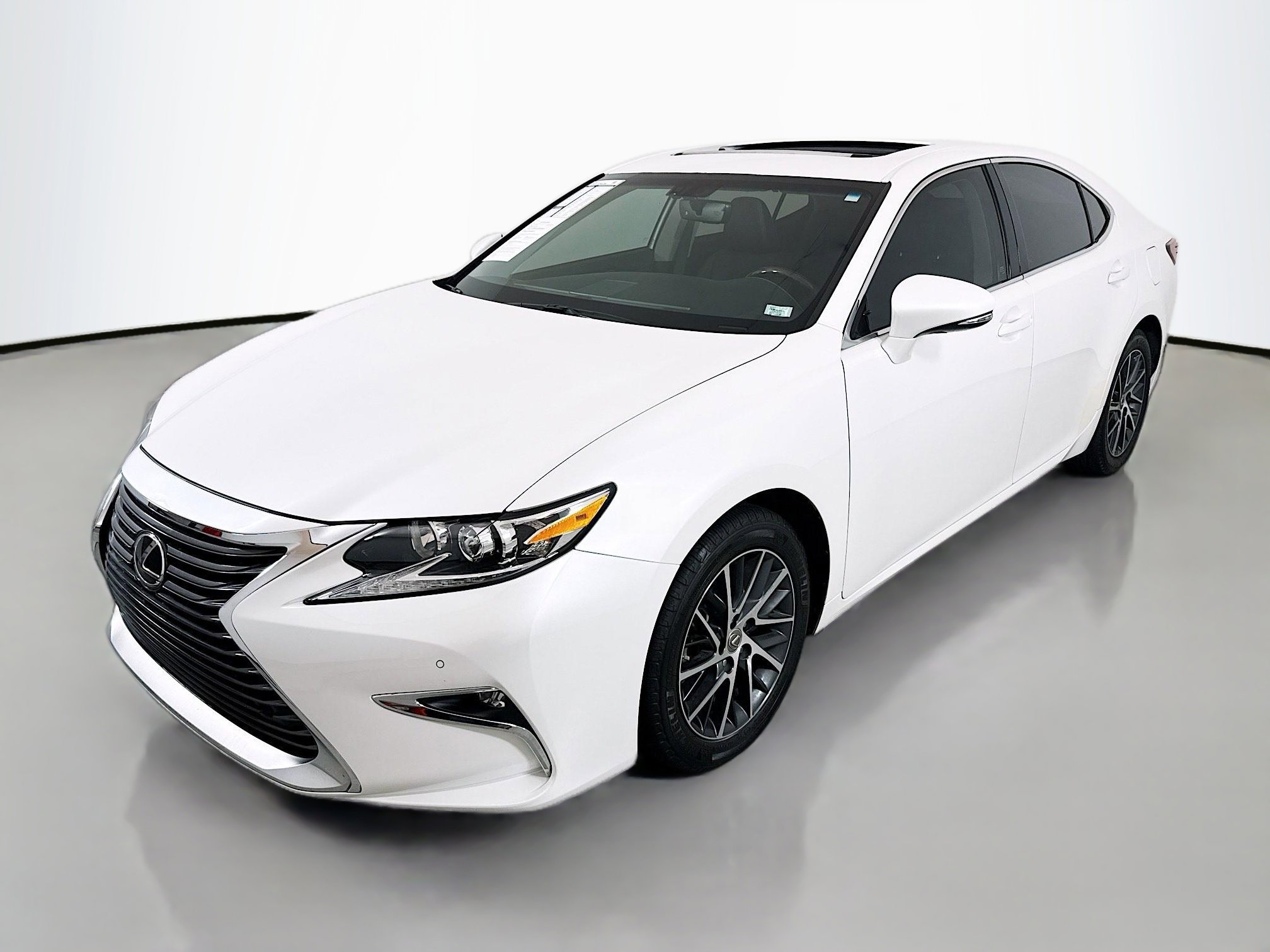 Used 2016 Lexus ES 350 w/ Premium Package w/Wood Trim image 3