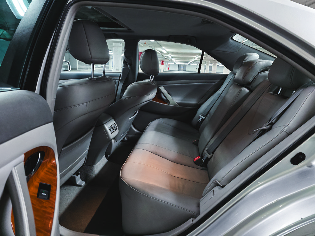 Used 2011 Toyota Camry XLE w/ XLE Extra-Value Pkg #2 FWD image 22