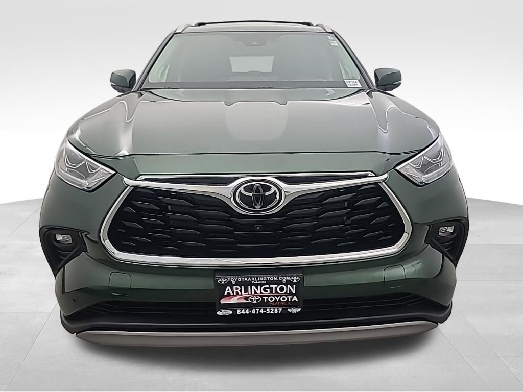 Used 2025 Toyota Highlander Platinum image 10
