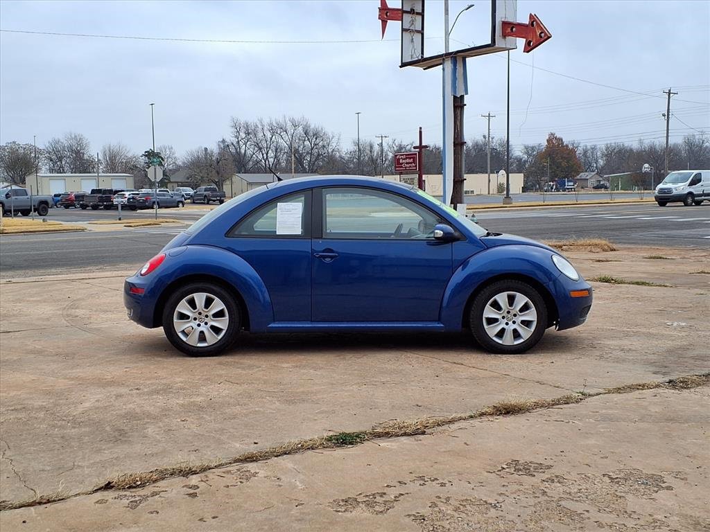 Used 2008 Volkswagen Beetle S image 2