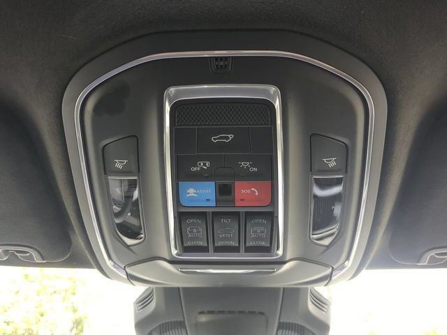 Used 2024 Jeep Wagoneer Launch Edition AWD/4WD image 25