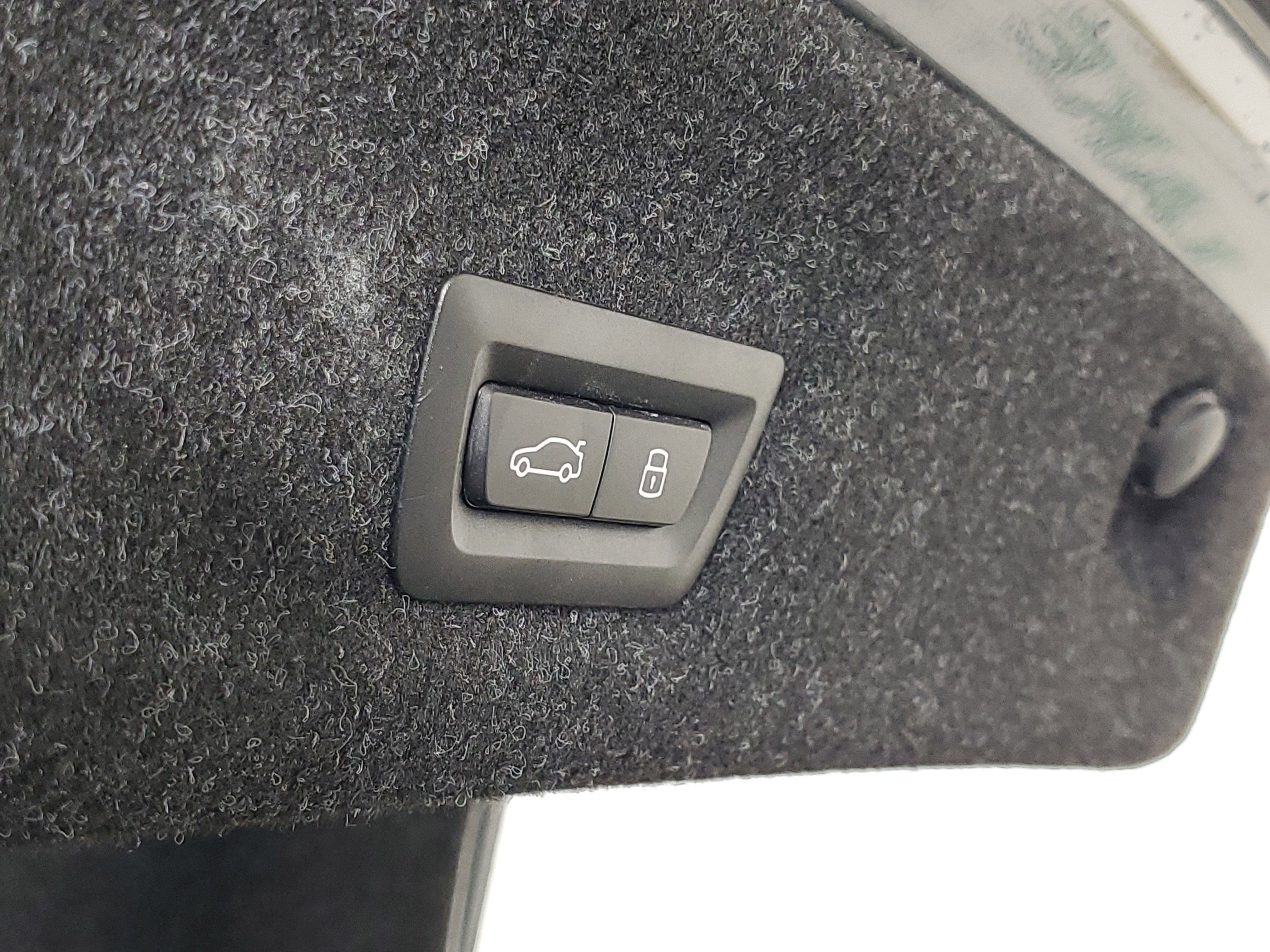 New 2025 BMW 330i xDrive Sedan w/ Premium Package image 25