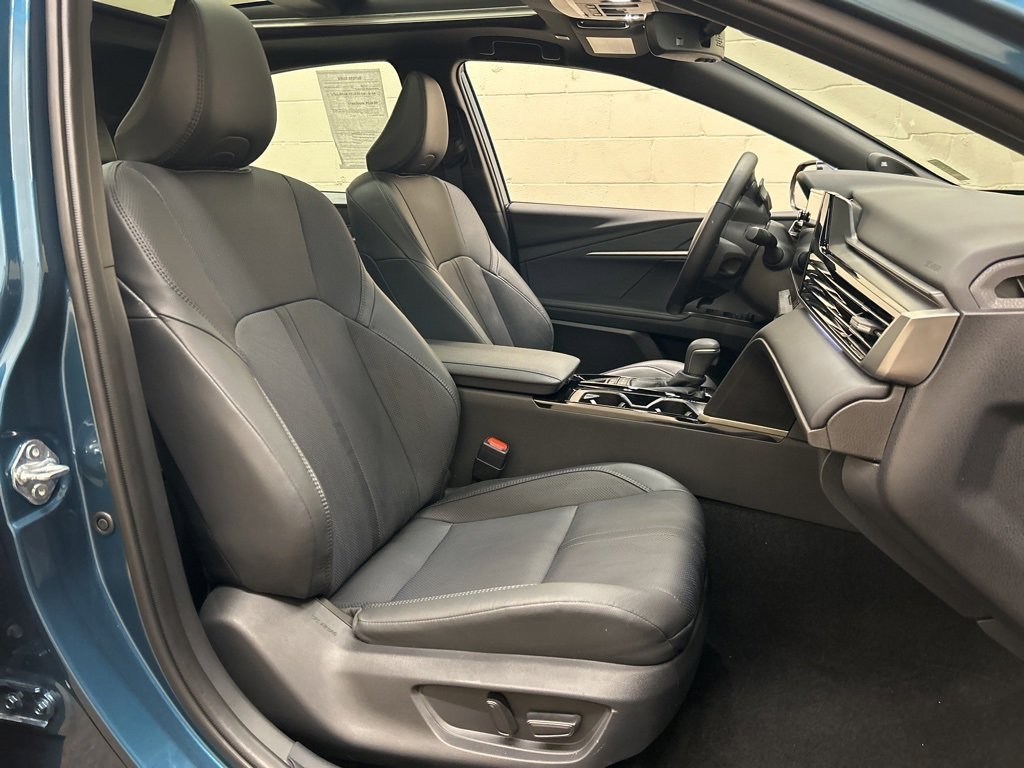 Used 2025 Toyota Camry XSE image 10