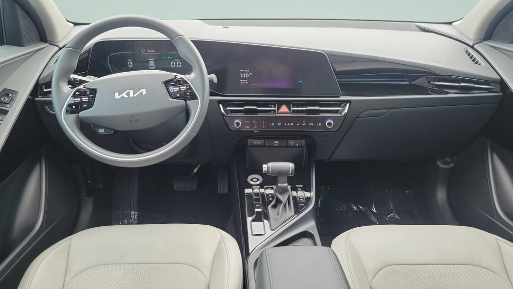 Used 2025 Kia Niro EX FWD image 11