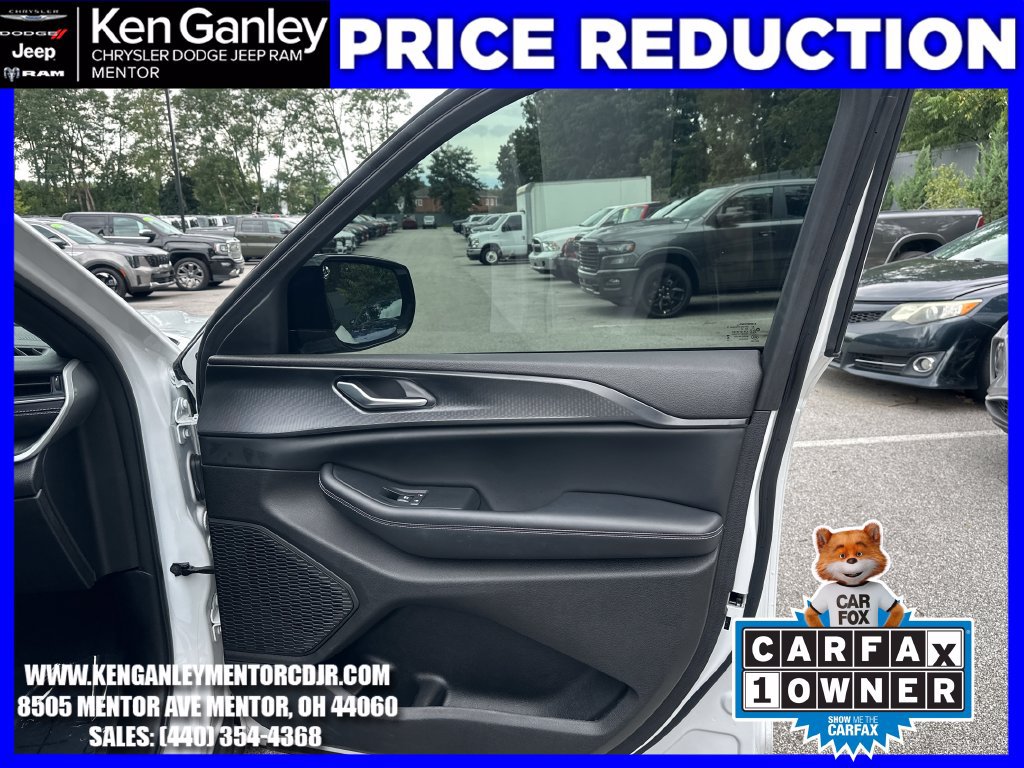 Used 2023 Jeep Grand Cherokee Altitude AWD/4WD image 26