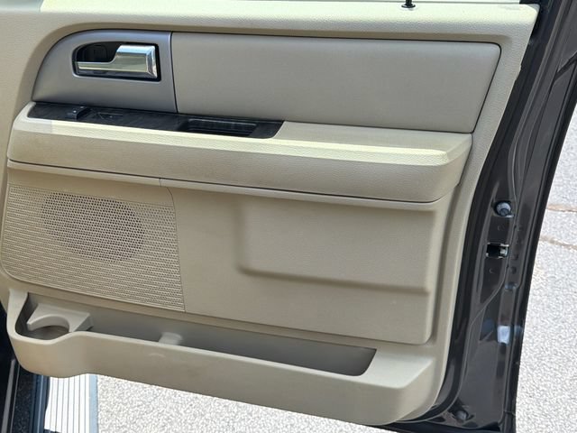 Used 2017 Ford Expedition Limited w/ Equipment Group 301A RWD image 16