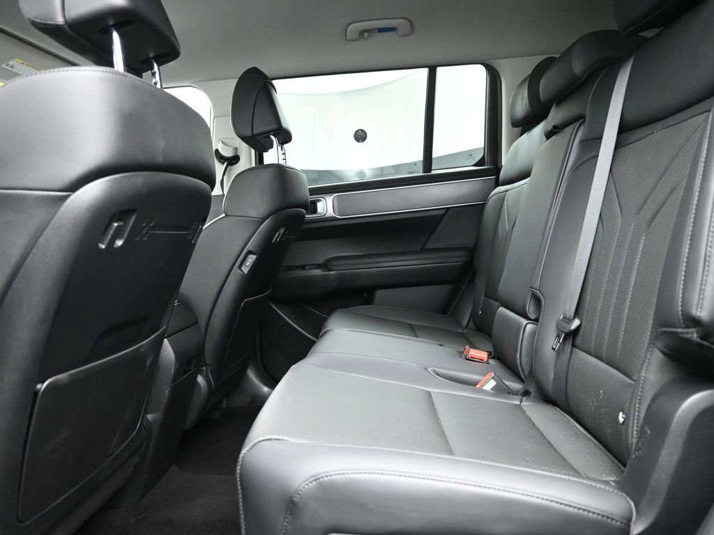 Used 2025 Hyundai Santa Fe SEL image 13