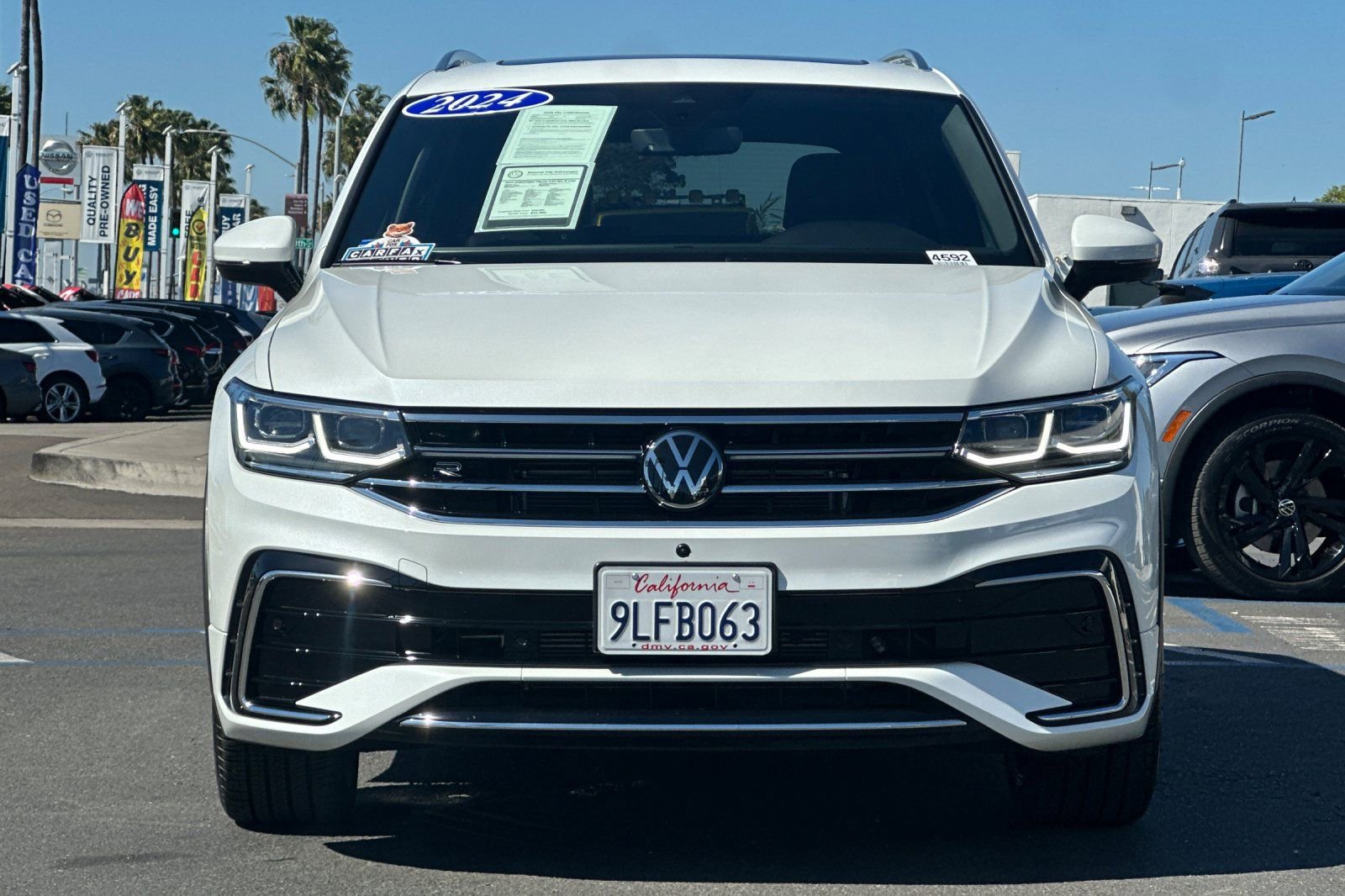 Certified 2024 Volkswagen Tiguan SEL R-Line image 9
