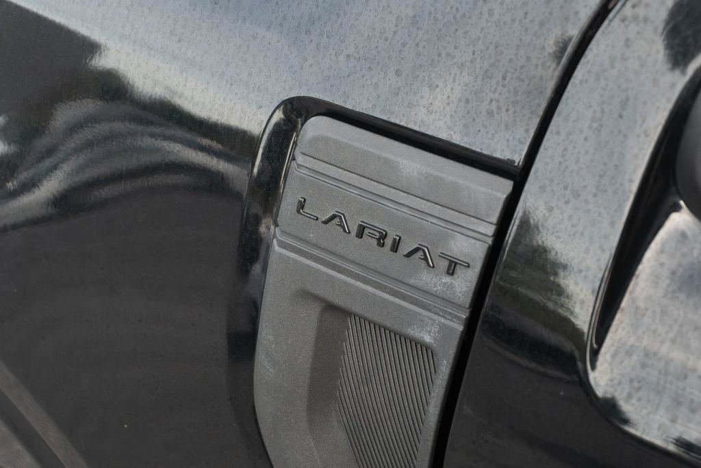 Used 2023 Ford Maverick Lariat w/ Black Appearance Package FWD image 3