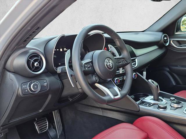 Used 2025 Alfa Romeo Giulia w/ Veloce Package Rwd image 10