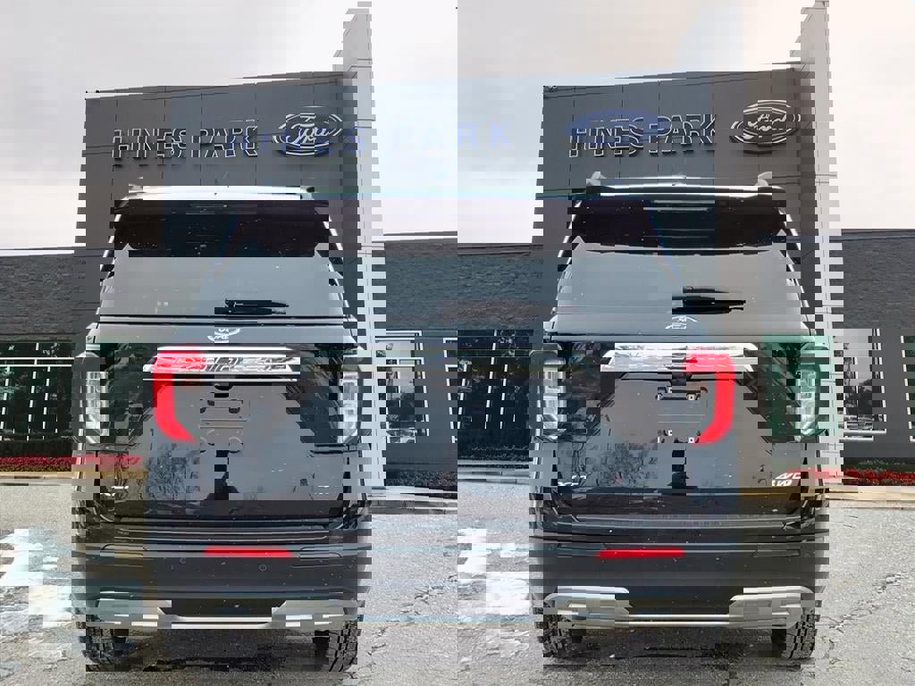 Certified 2023 Ford Explorer XLT w/ Equipment Group 202A image 6