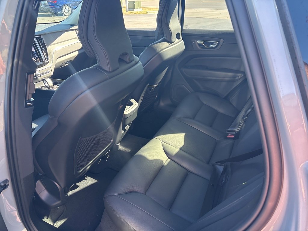 Certified 2025 Volvo XC60 B5 Plus image 6