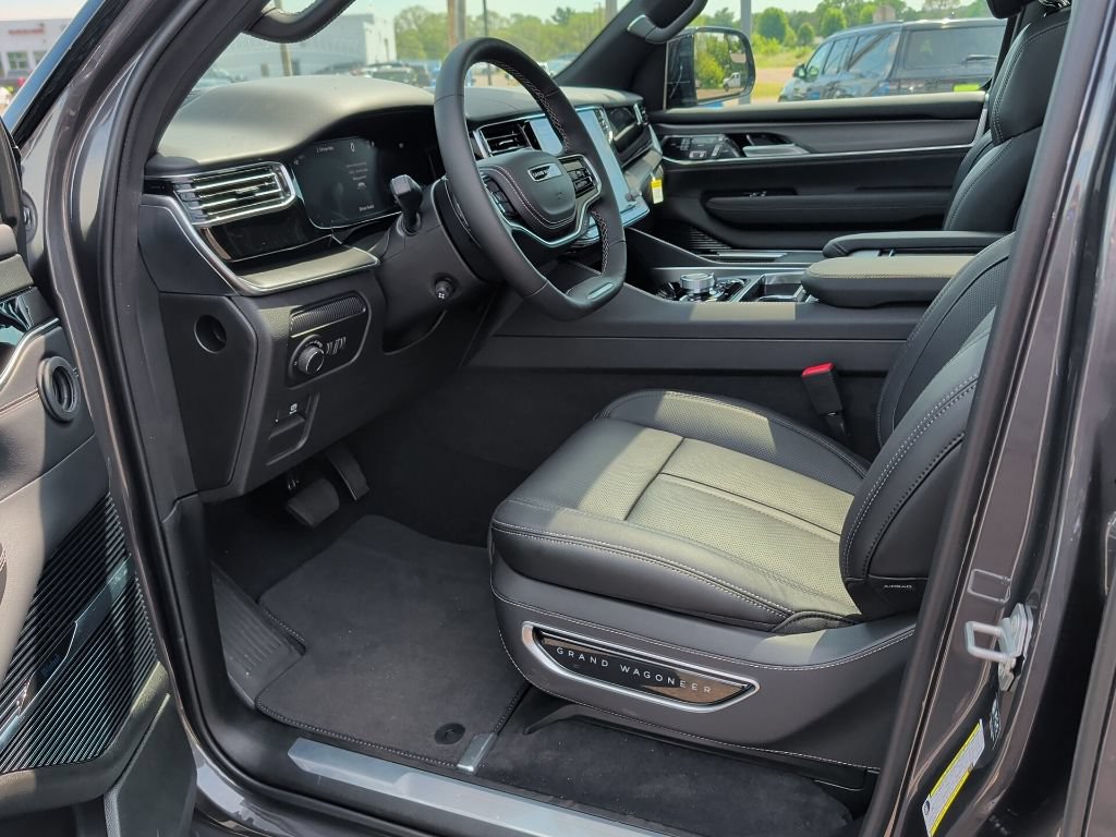 New 2026 Jeep Grand Wagoneer Summit AWD/4WD image 36
