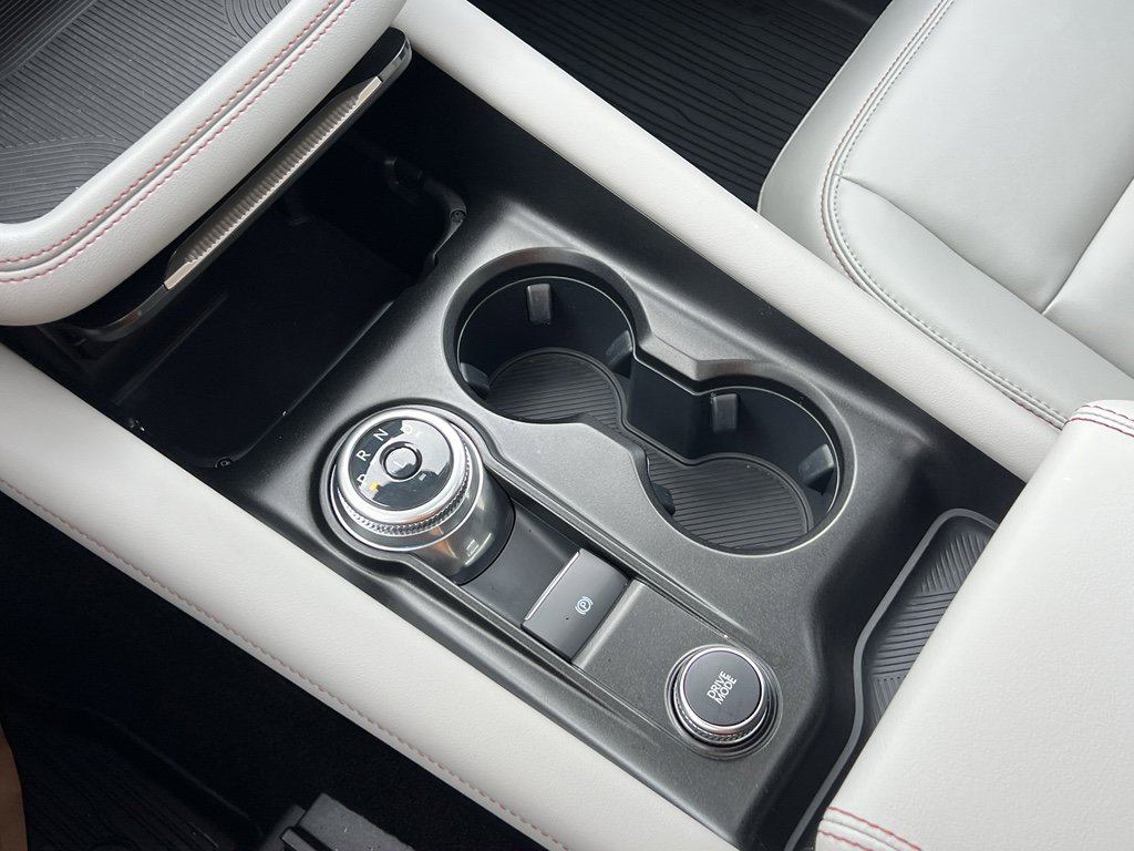 Certified 2025 Ford Explorer Active w/ Active Comfort Package image 22