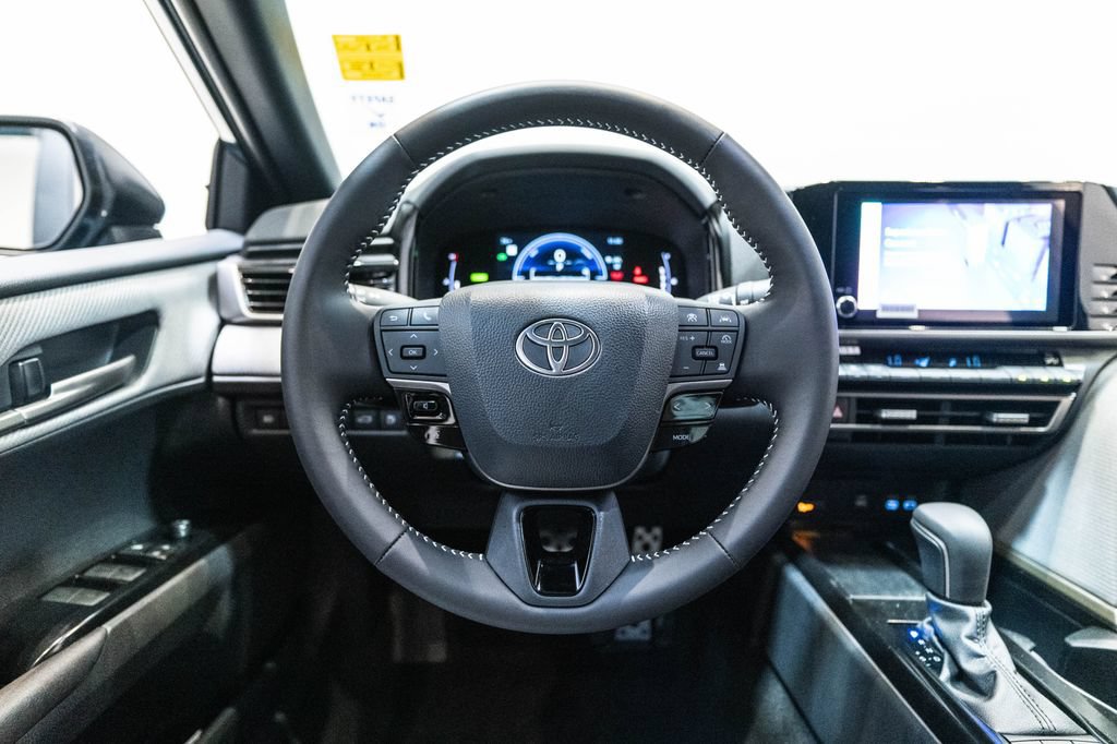 Used 2026 Toyota Camry SE w/ Convenience Package FWD image 16