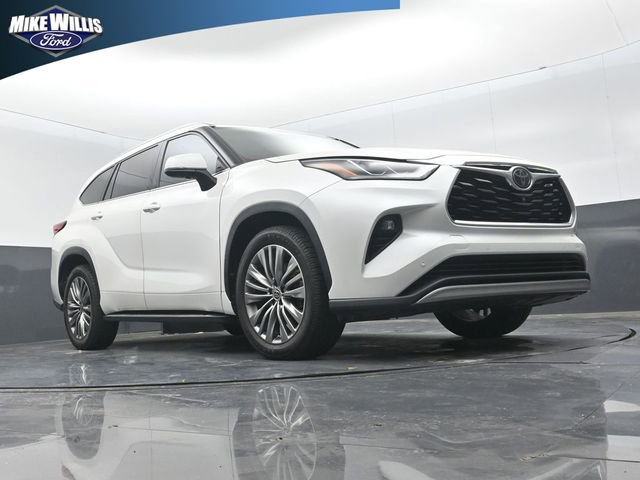 Used 2020 Toyota Highlander Platinum FWD image 17