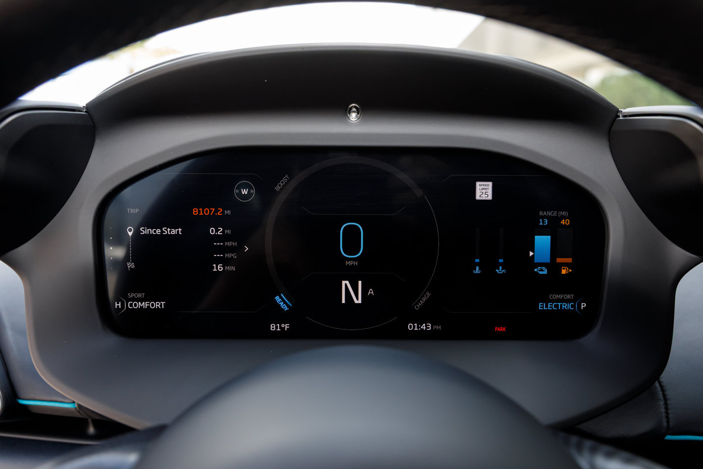 Used 2023 McLaren Artura RWD image 40