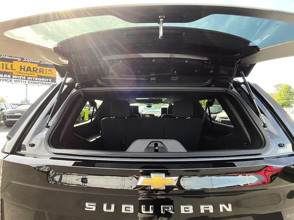 New 2026 Chevrolet Suburban High Country AWD/4WD image 16