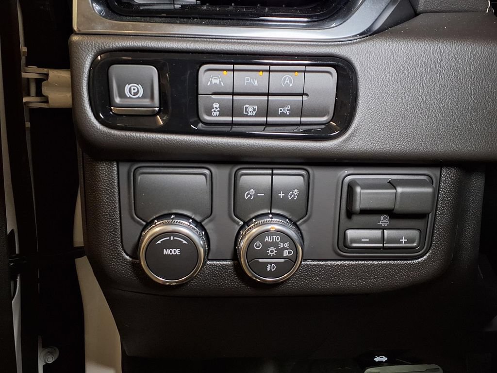 New 2026 GMC Yukon XL Elevation w/ Elevation Premium Package RWD image 16