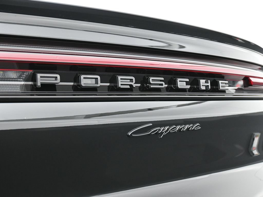 New 2026 Porsche Cayenne E-Hybrid Coupe AWD/4WD image 14
