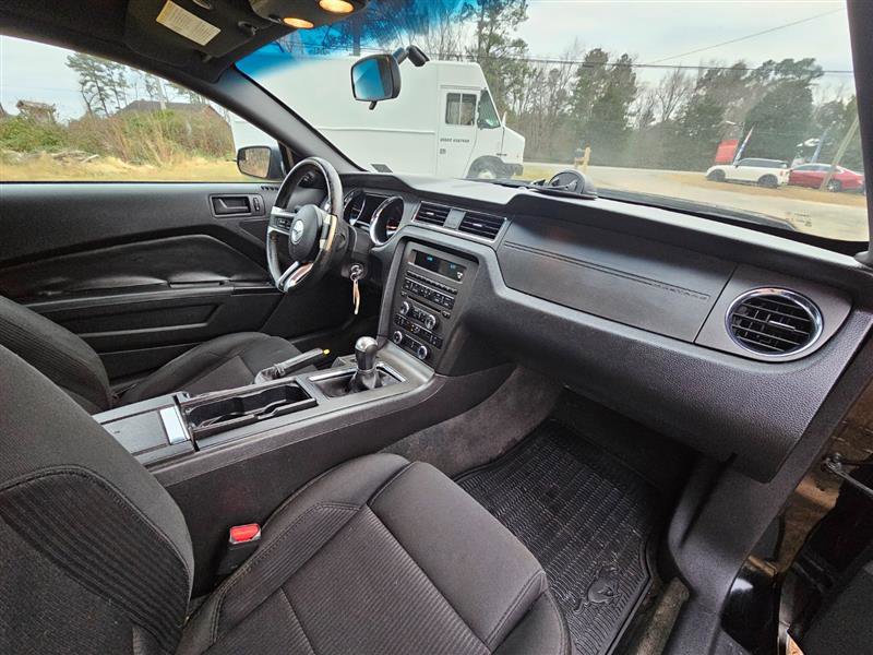 Used 2014 Ford Mustang Premium RWD image 12