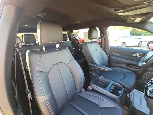 New 2026 Chrysler Pacifica Select image 35