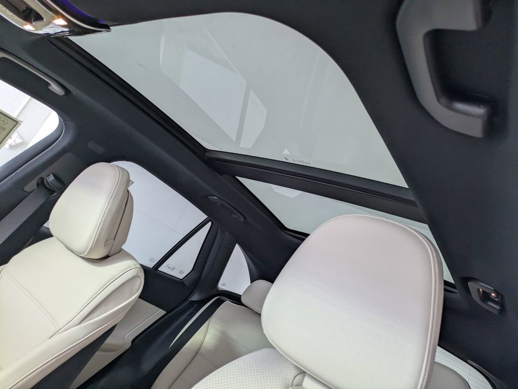 New 2026 Mercedes-Benz GLC 300 image 9