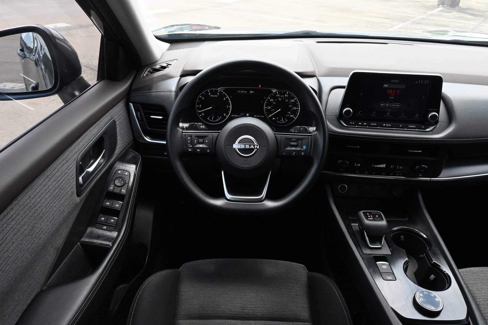 Used 2023 Nissan Rogue SV AWD/4WD image 10
