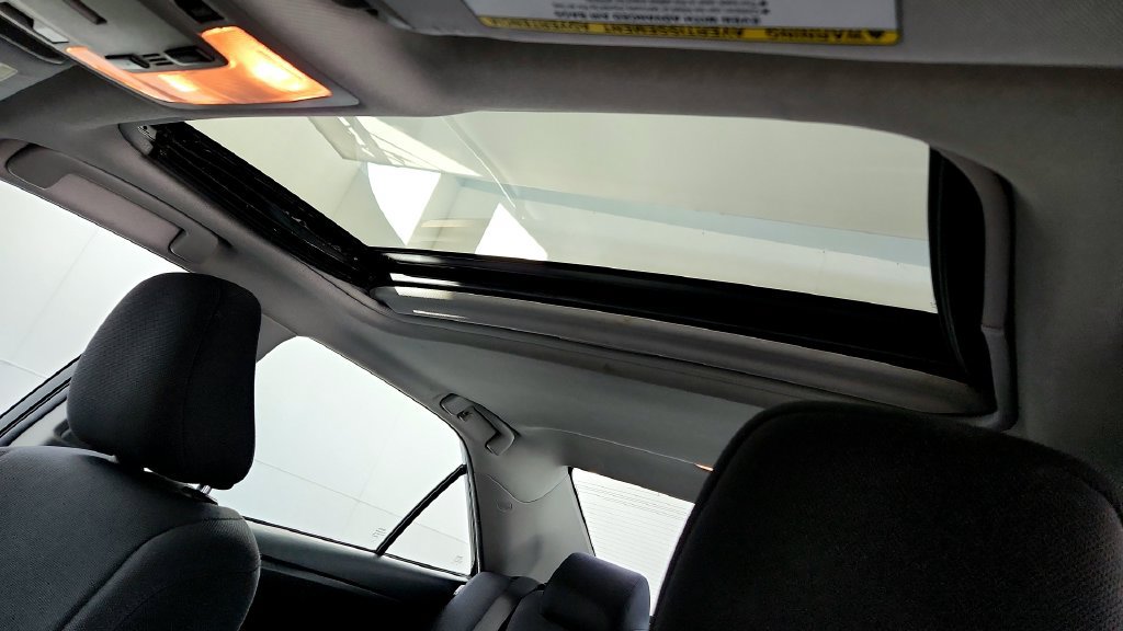 Used 2015 Toyota Camry LE w/ Moonroof Package FWD image 25