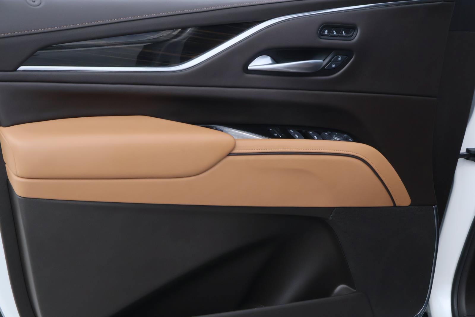 Certified 2024 Cadillac Escalade ESV Premium Luxury RWD image 21