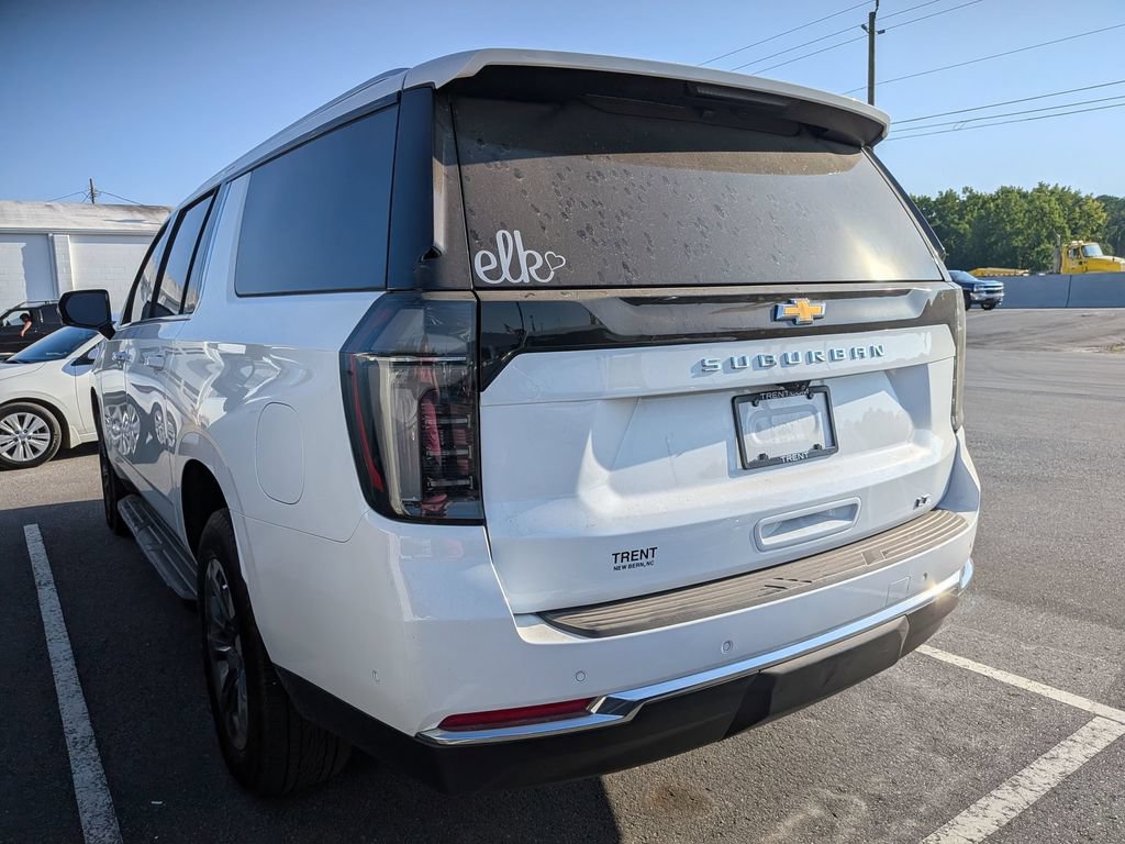 Used 2025 Chevrolet Suburban LT w/ Comfort Package AWD/4WD image 6