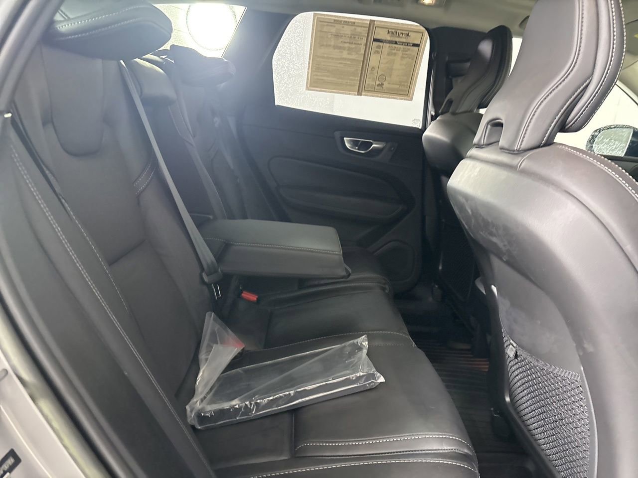 Used 2023 Volvo XC60 B5 Ultimate image 22