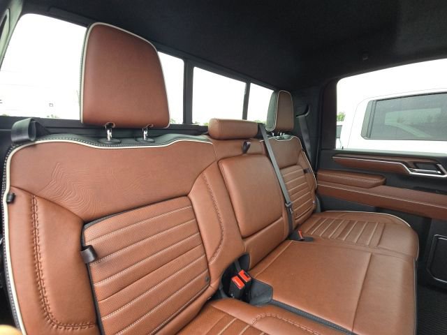 Used 2025 GMC Sierra 2500 Denali Ultimate image 15