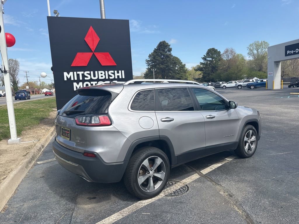 Used 2019 Jeep Cherokee Limited AWD/4WD image 5