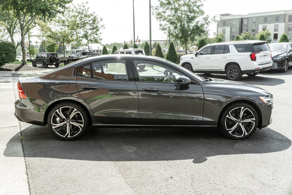 Used 2024 Volvo S60 B5 Core AWD/4WD image 3