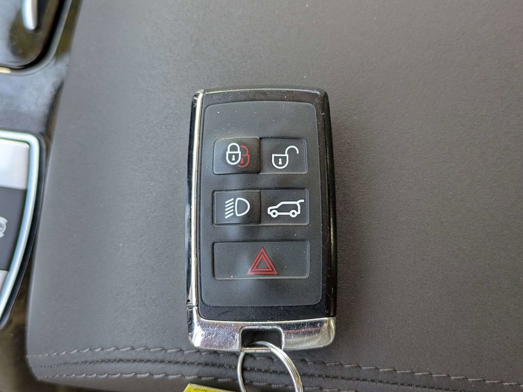 Used 2020 Land Rover Discovery HSE AWD/4WD image 31