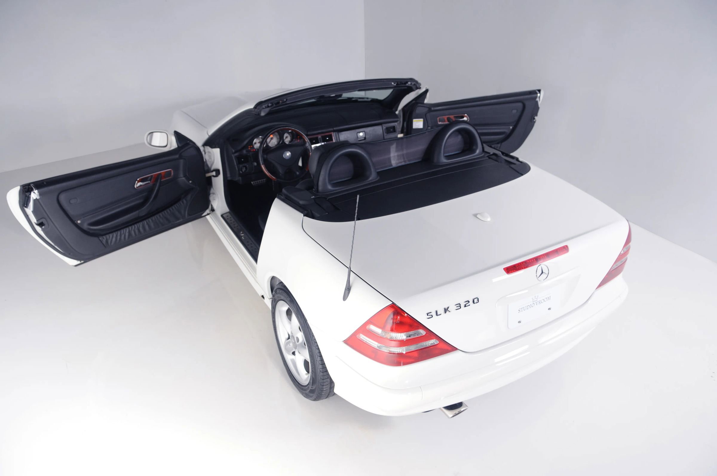 Used 2002 Mercedes-Benz SLK 320 image 16
