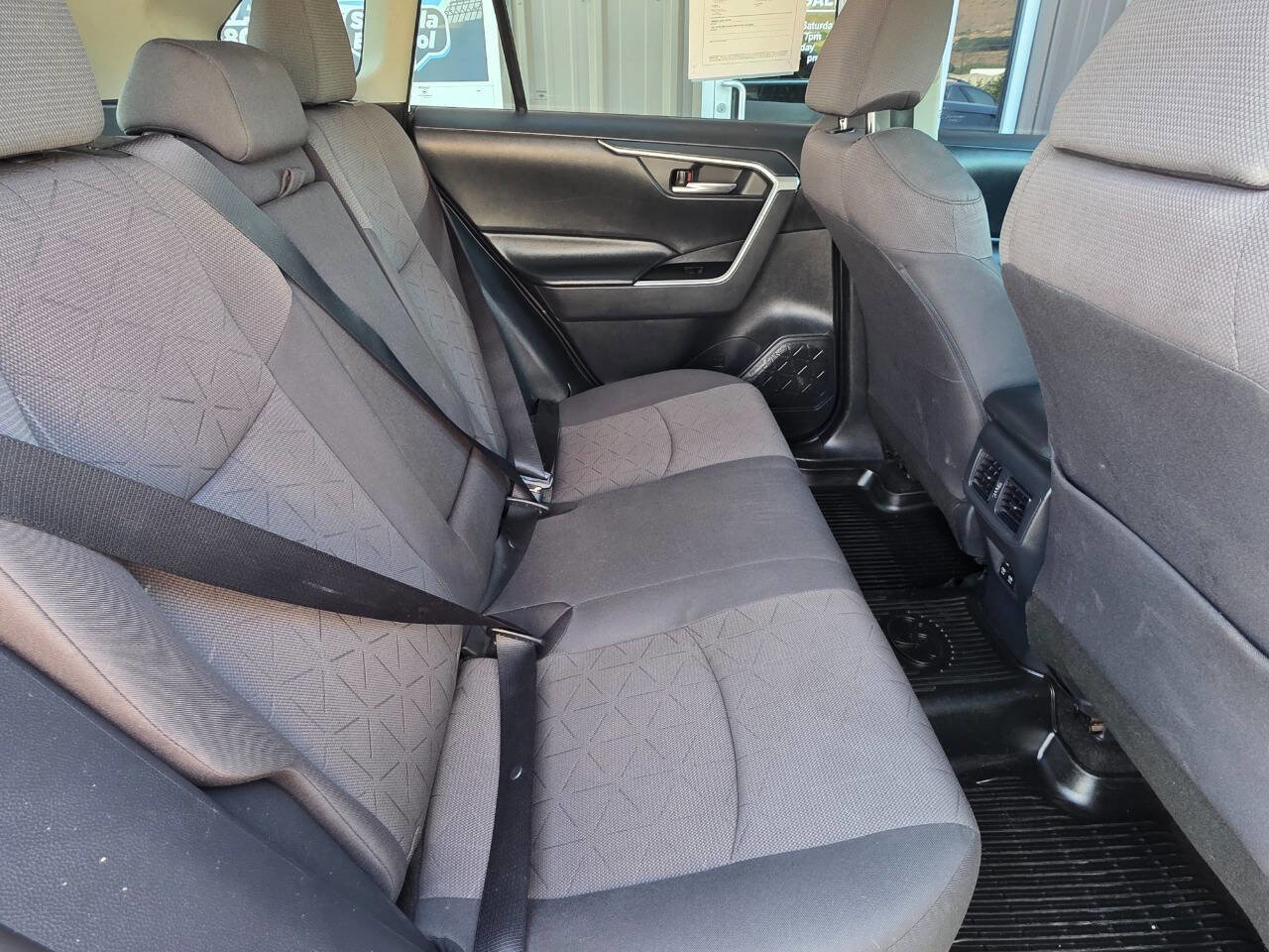 Used 2019 Toyota RAV4 XLE image 6