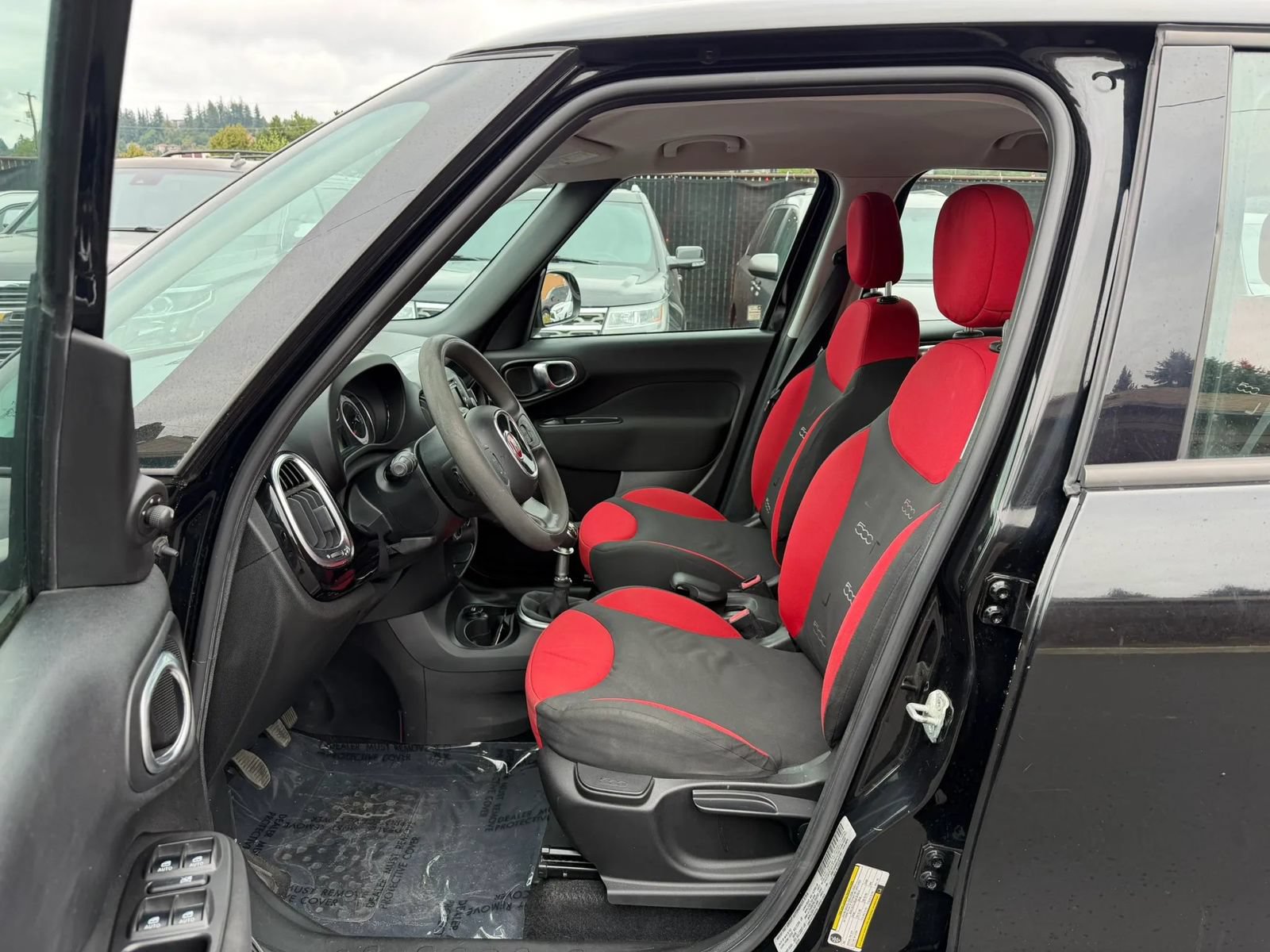 Used 2014 FIAT 500L Pop FWD image 8